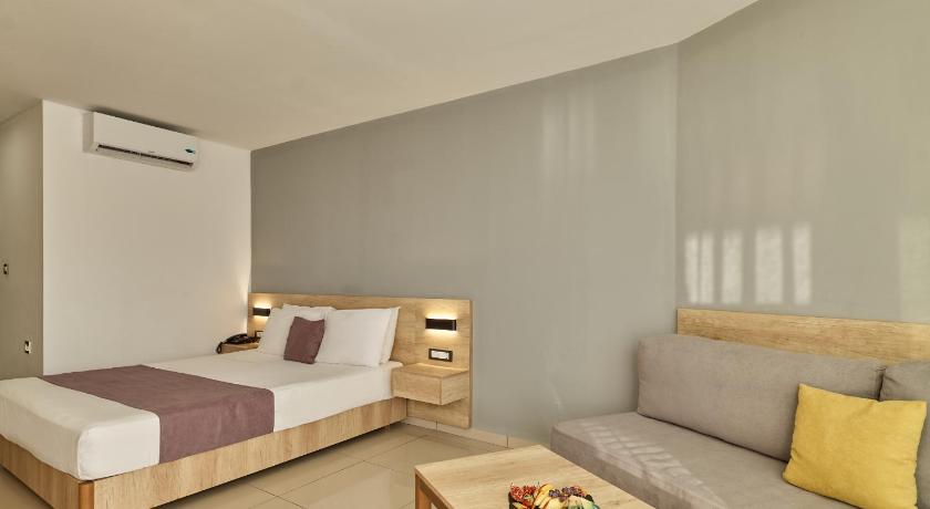 Image of Superior Double Room with Sharing Pool 10