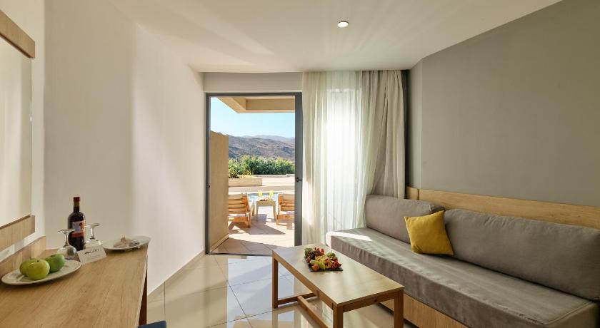 Image of Superior Double Room with Sharing Pool 5