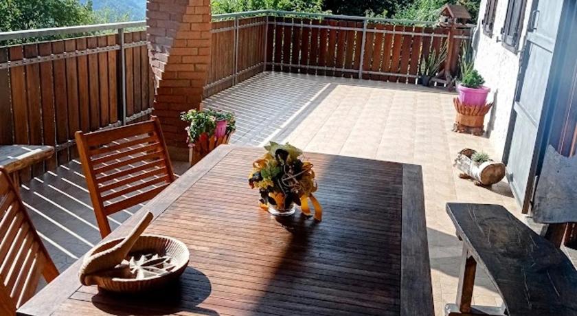 マロンノ Chalet du soleil 4つ星 シングルルーム ロビー