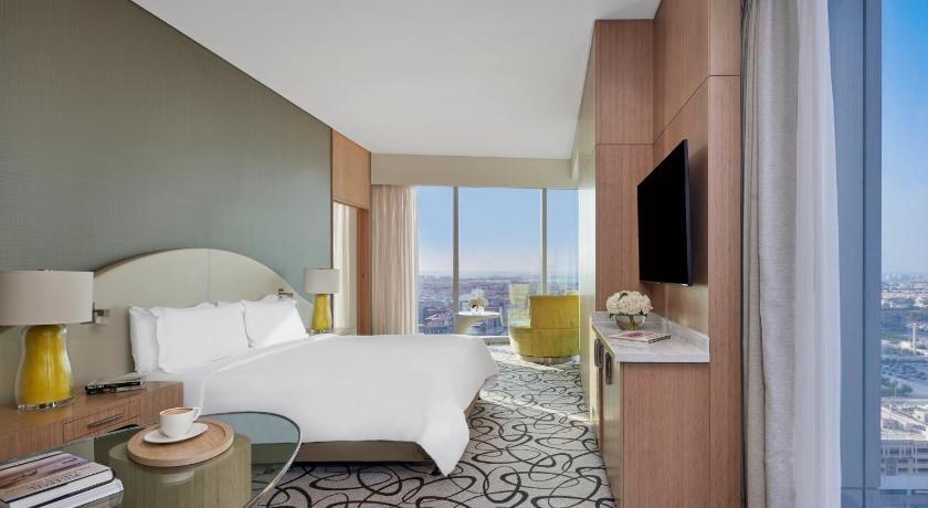Image of OPERA SUITE, Club Millésime access, 1 King Bed,  Coastline View 0