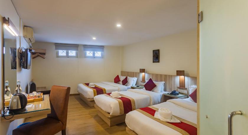 Image of Family Room 8
