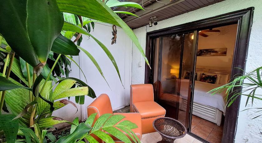 Image of Superior Room w/Patio 3