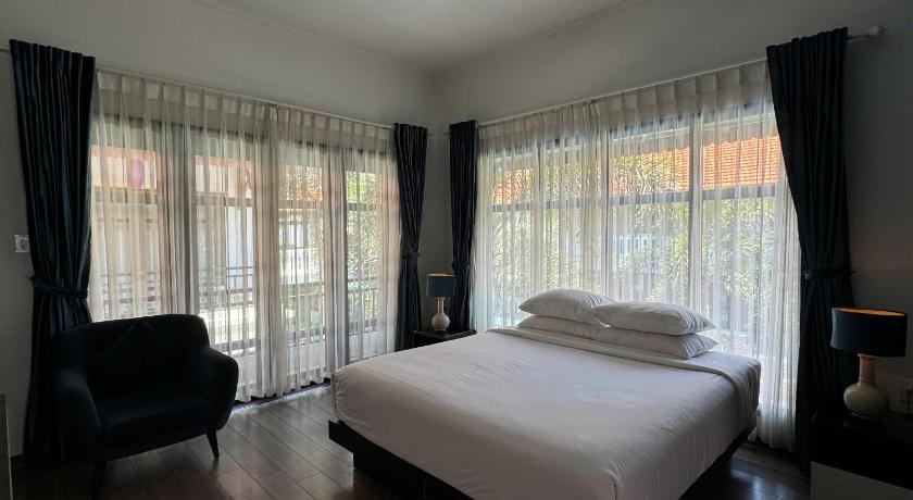 Immagine di Suite con Vista Piscina (Suite with Pool View) 7