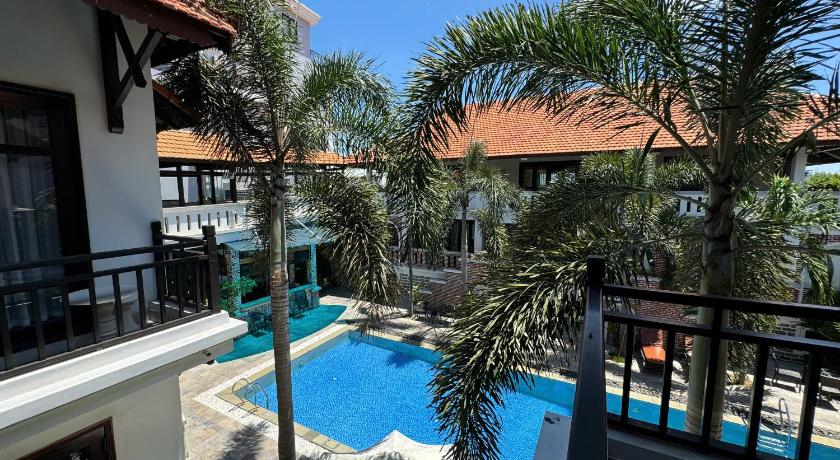 Immagine di Suite con Vista Piscina (Suite with Pool View) 8