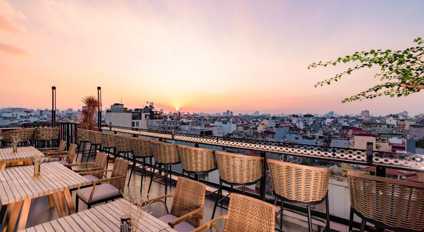 ハノイ Minerva Premium Hotel 4つ星 ホテル レストラン