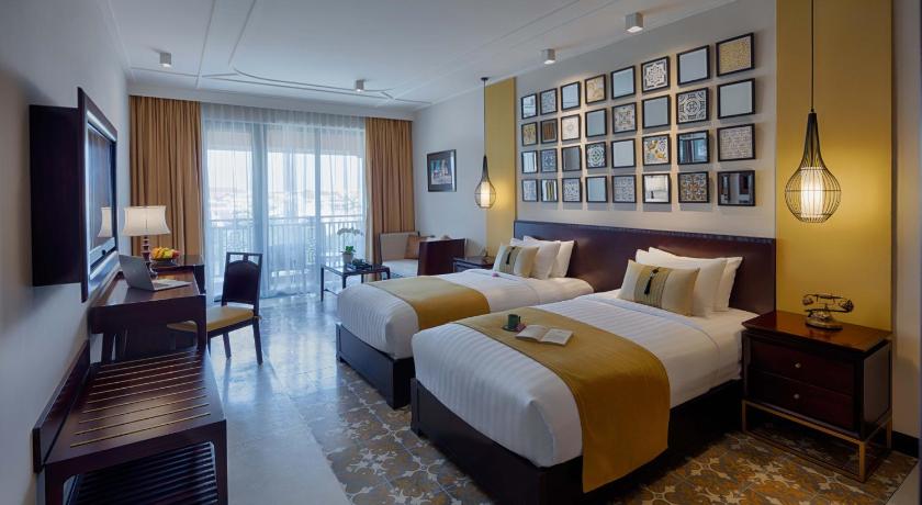 Image of Little Suite 4
