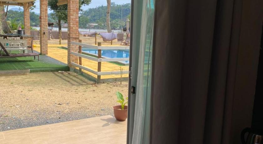 ドゥンゴン Rajawali Riverside Retreat Chalet 4つ星 ホテル スイート