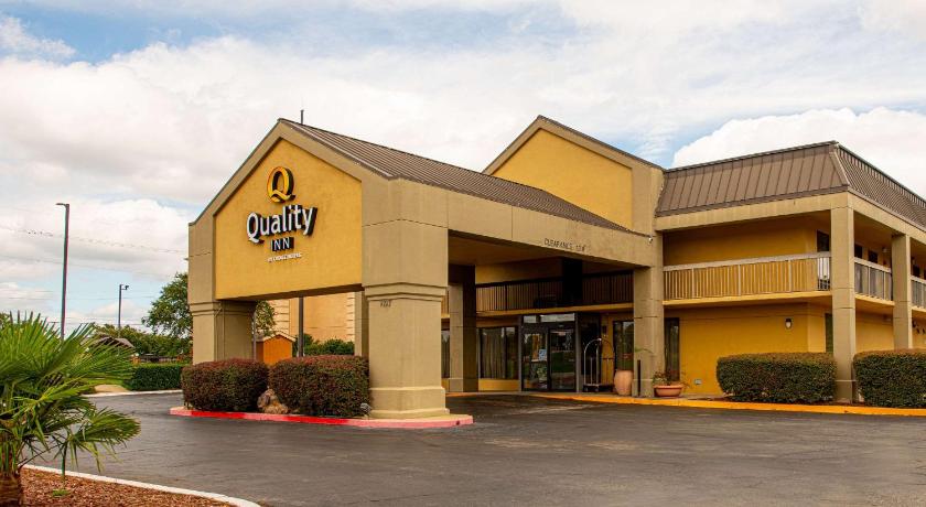 먼로 (LA) Quality Inn Monroe 2성급 숙소 스위트룸