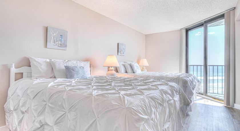 Ocean Trillium 803 - A 1 Bedroom Condo With Beautiful Ocean Views