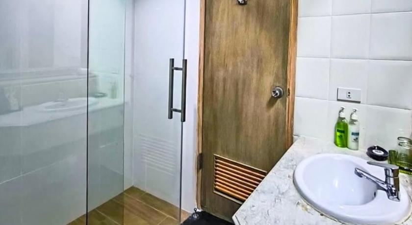 Image of Deluxe Hotel 2