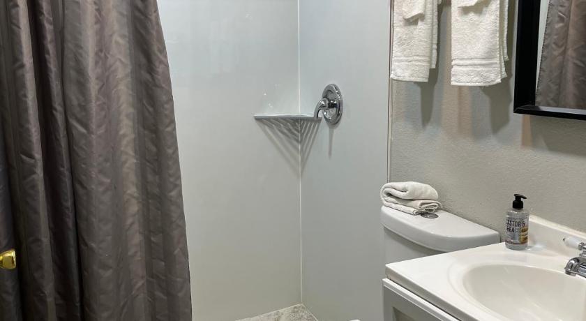 Dripping Springs (TX) Outpost Motel Accommodation pool