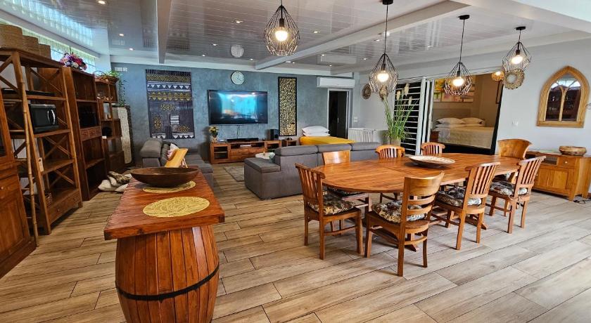 Tiare Pool Lodge