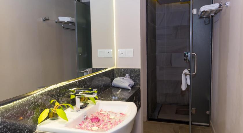 Image of Executive Suite with City View 14