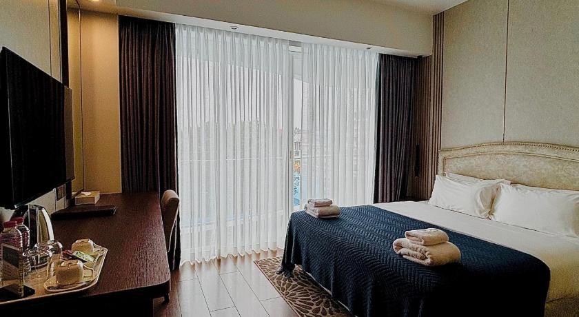 Image of Deluxe Single Balcony 4