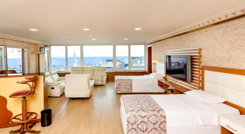 Baron Hotel - main image