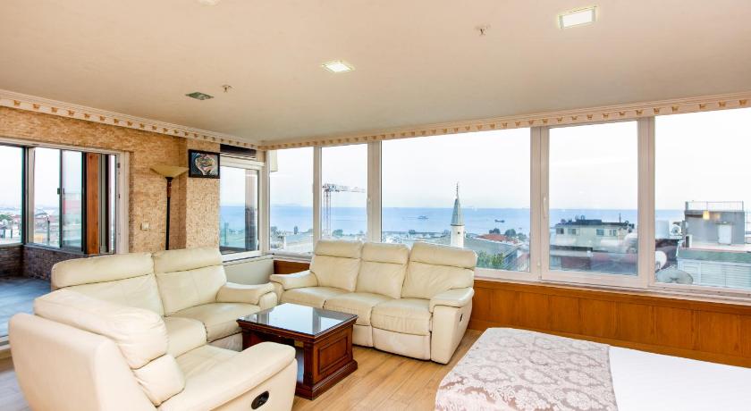 Baron Hotel - image 11