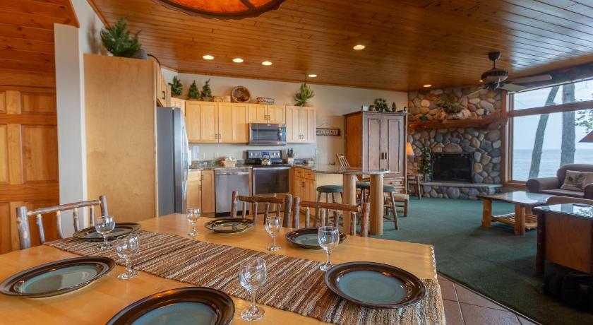 Two Harbors (MN) Grand Superior Lodge 3-Star Accommodation restaurant