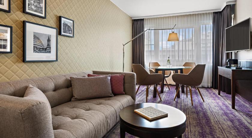 Image of Executive Suite - Non-Smoking 3