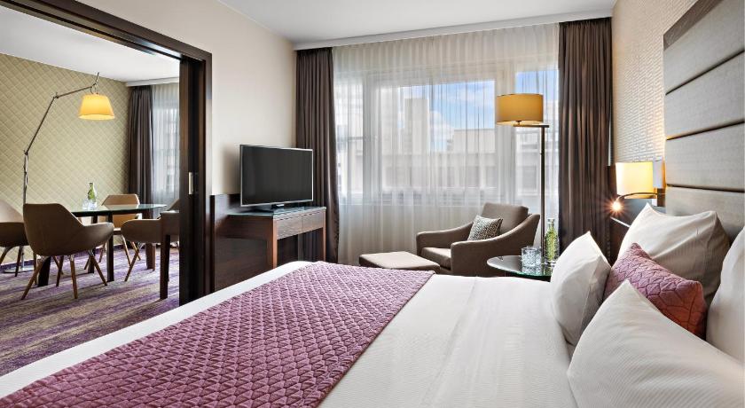 Image of Executive Suite - Non-Smoking 1