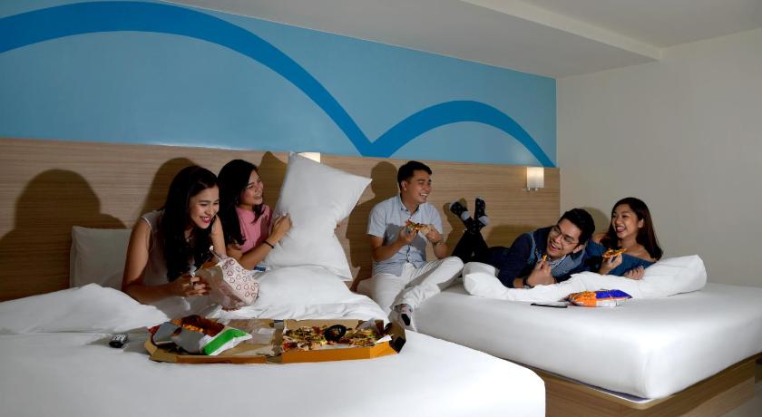 Image of Family Room 10