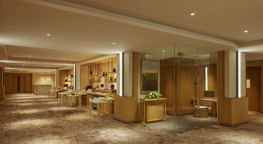 Hotel Tentrem Jakarta - image 7