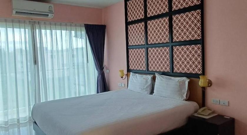 Image of Standard King bed with Balcony 9