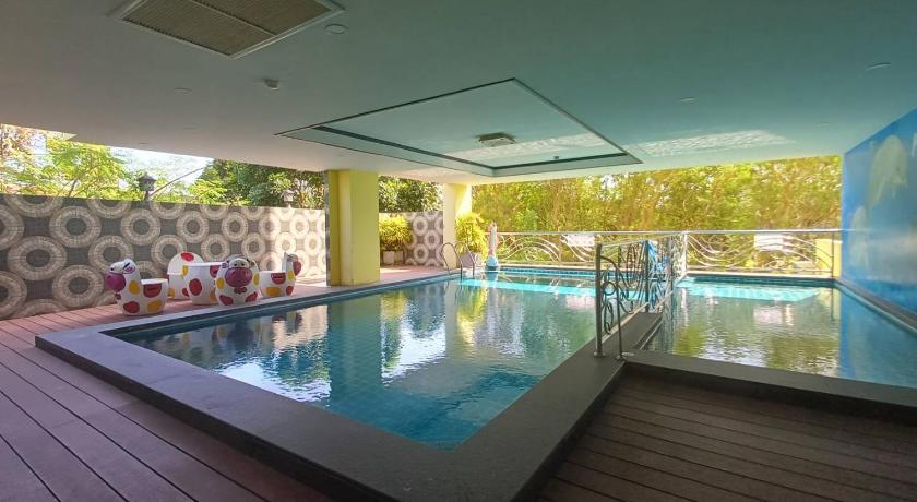 Image of Deluxe Double Room with Balcony 2
