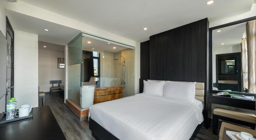 Image of Family Room with Sea View 0