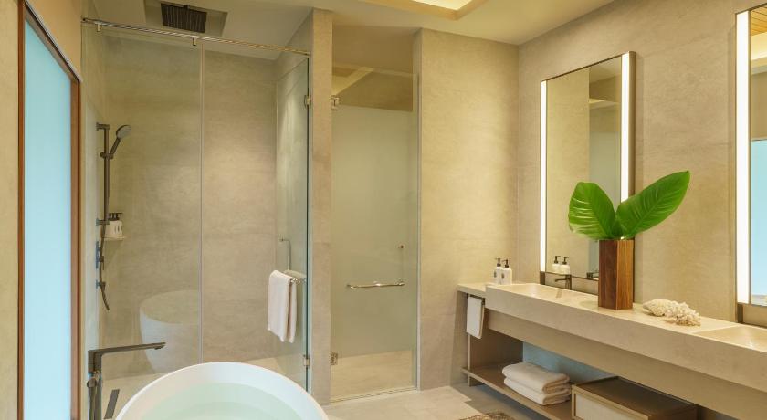 Image of 2-Bedroom Beachfront House with Pool 8