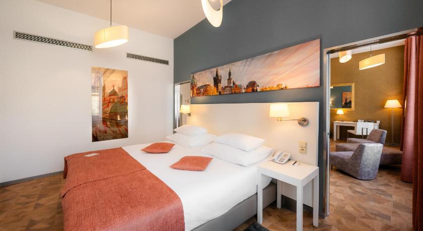 Image of Junior Suite 8