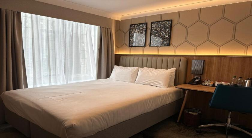 Image of Small Double Room - Non-Smoking 1