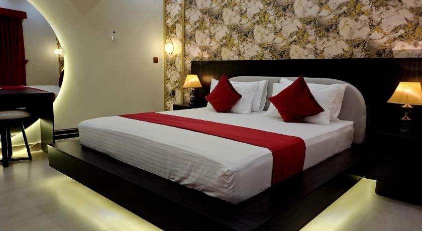 Royal Galaxy Guest House (For Families Only) - image 9