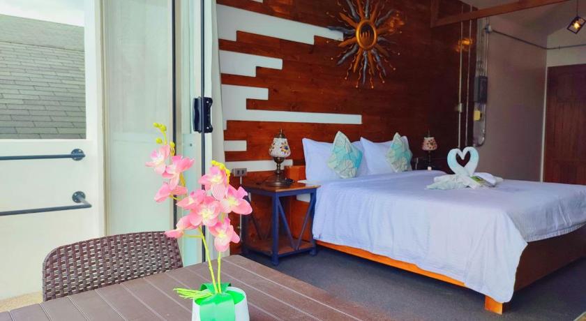 Image of King Suite with Ocean View 15