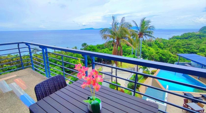 Image of King Suite with Ocean View 16