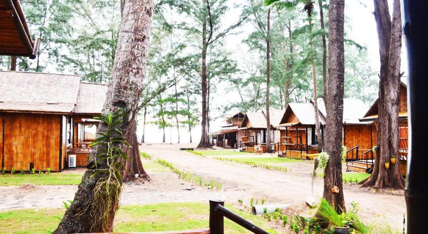 Eco Lanta Hideaway Beach Resort - image 41