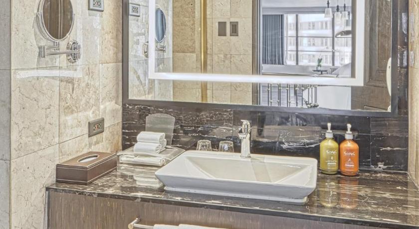 Kuva huoneesta 1 Bedroom Suite Lounge Access 2