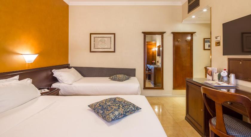 Image of Classic Double Room with Sofa Bed 4