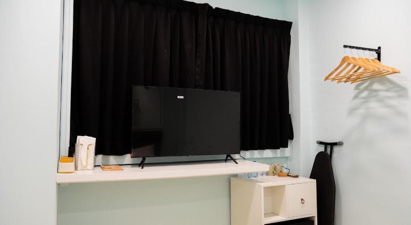 COZY STAY INN - image 10