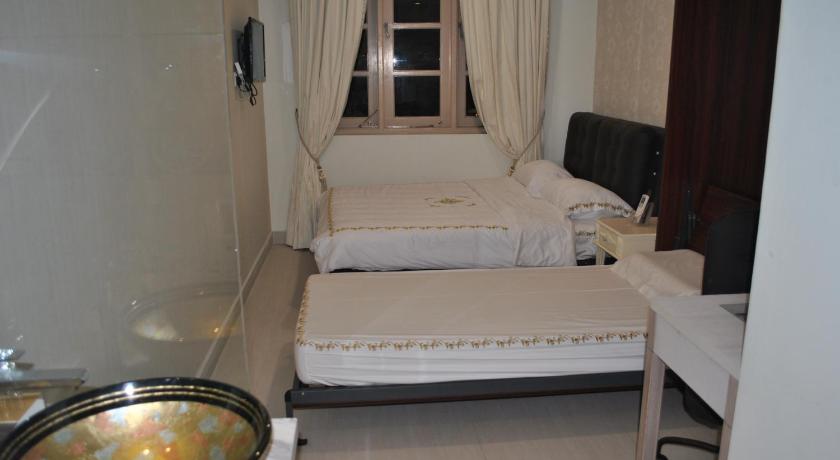 Image of Deluxe Queen Room 12