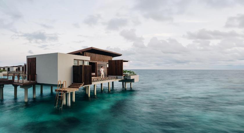 Bilde av Overwater Sunset Pool Villa 15