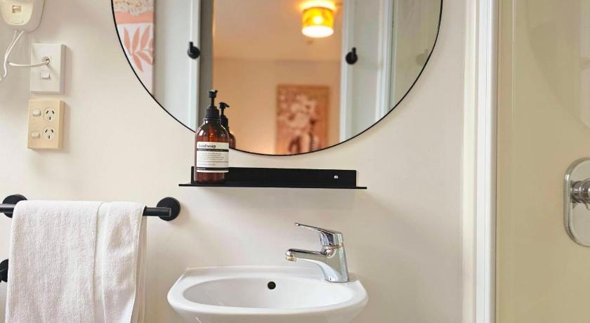Image of Triple Room with Bathroom 2