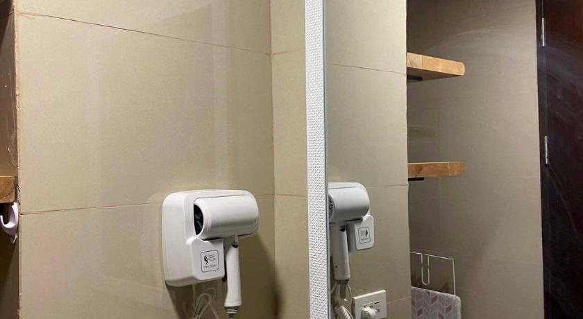 セブ 38 Park Avenue right in the heart of IT Park Cebu, 55 inches TV, wifi, LOWER FLOOR on 5th floor 4つ星 シングルルーム 外観