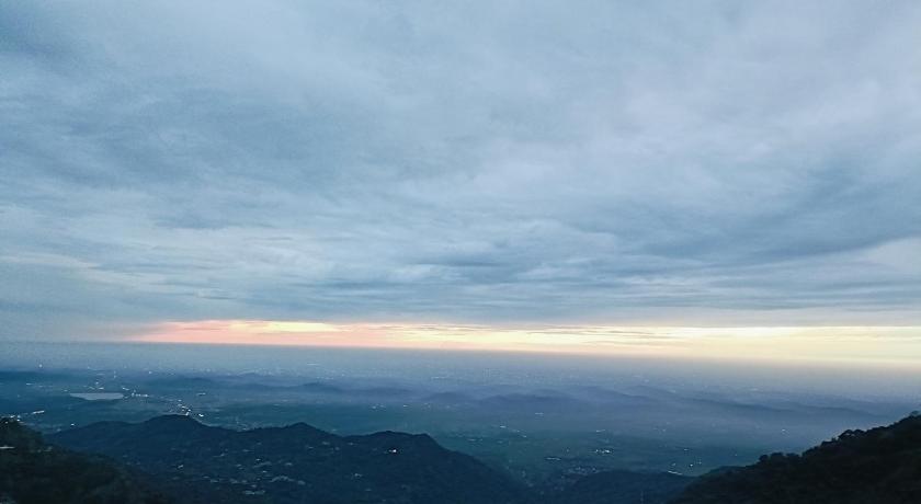 Vansathli I Near Mall Road Kasauli - image 31