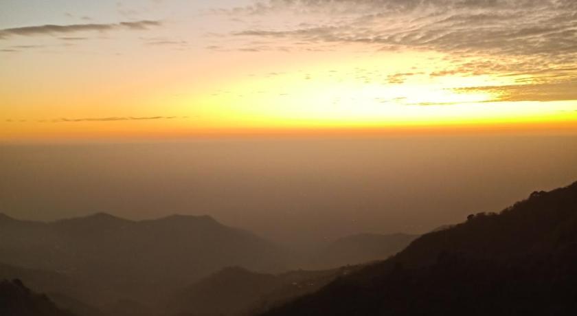 Vansathli I Near Mall Road Kasauli - image 27