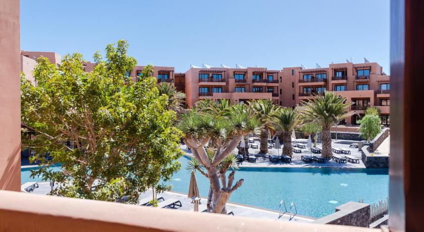 Image of Double Room with Pool View 4