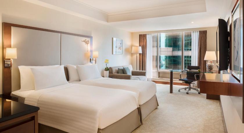 Image of Pacific Grand Connecting Family Room 0