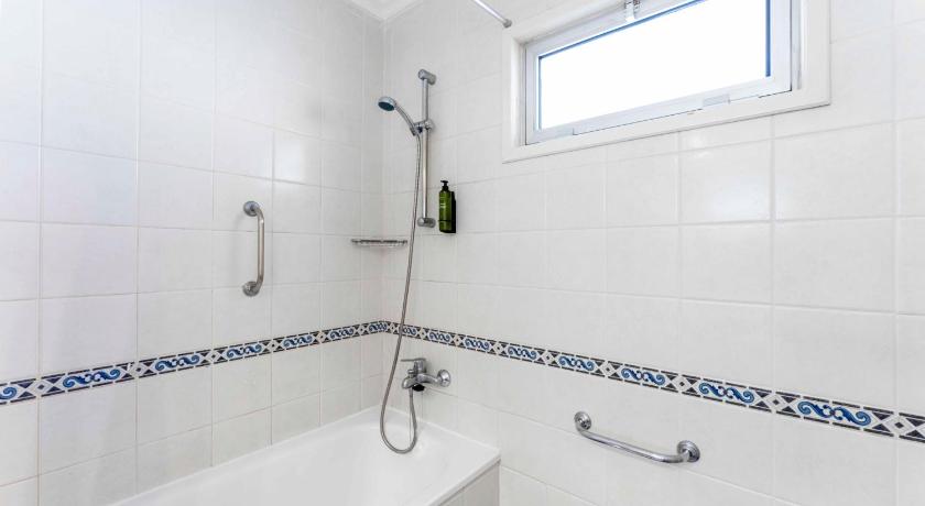 Image of One-Bedroom Apartment 10