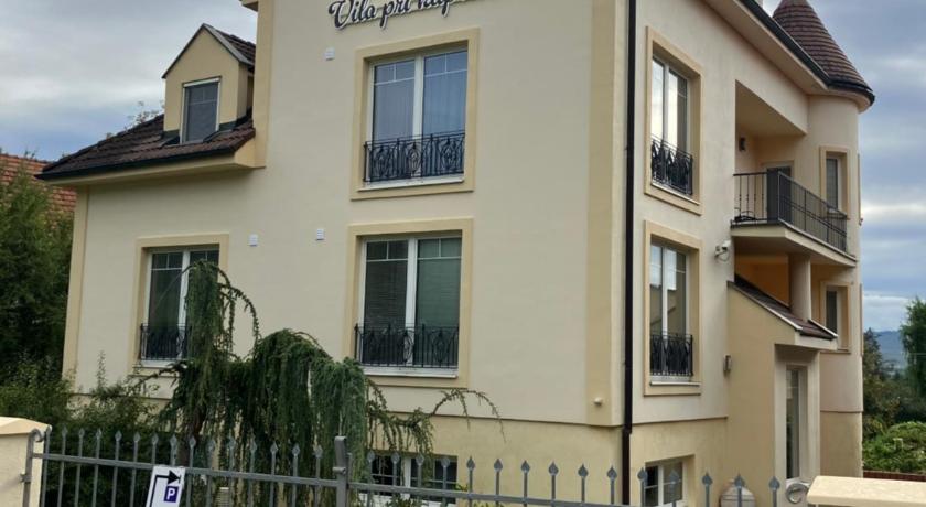 Vila pri kupeloch