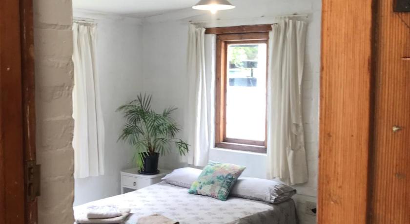 Awesome room in surf house