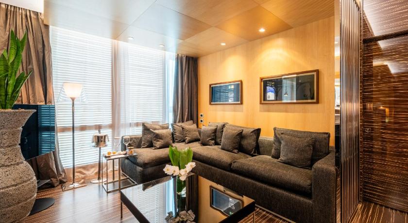 Image of Deluxe Suite Harbor View 4